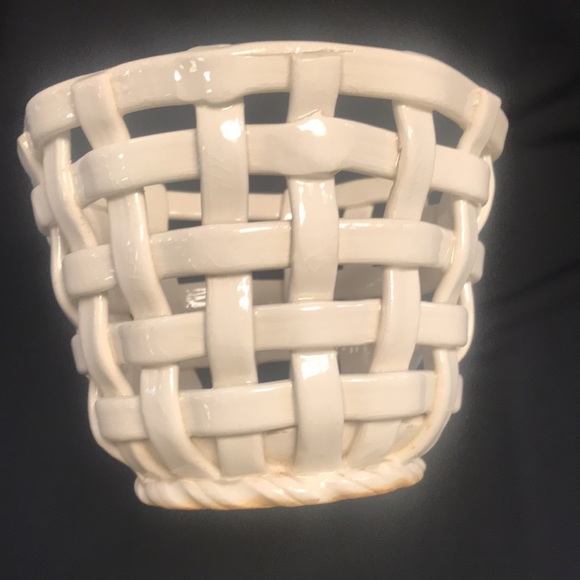 Vintage NapcoWare Made in Spain White Ceramic Lattice Woven Basket/Plant Holder - Picture 7 of 9